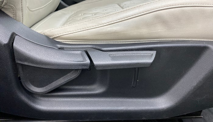 2019 KIA SELTOS HTX 1.5 PETROL MT, Petrol, Manual, 57,179 km, Driver Side Adjustment Panel