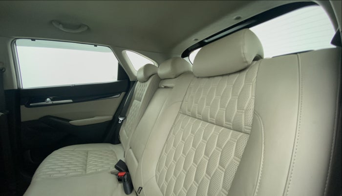 2019 KIA SELTOS HTX 1.5 PETROL MT, Petrol, Manual, 57,179 km, Right Side Rear Door Cabin