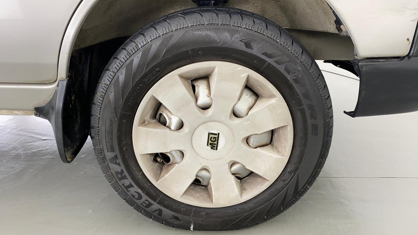 2017 Maruti Eeco 5 STR CNG WITH AC PLUSHTR, CNG, Manual, 53,844 km, Right Front Wheel
