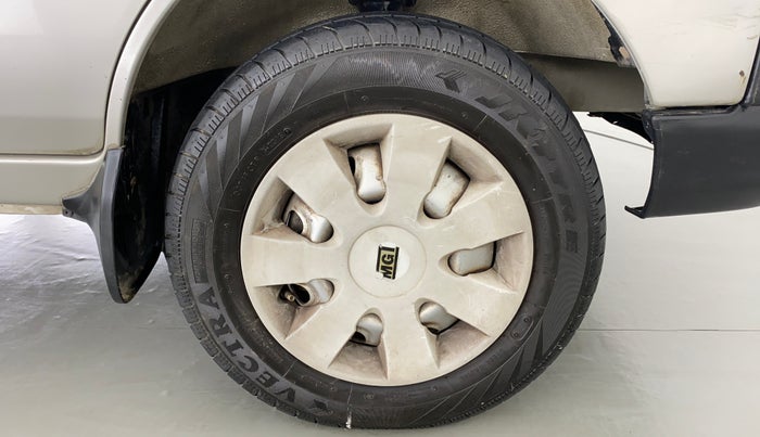 2017 Maruti Eeco 5 STR CNG WITH AC PLUSHTR, CNG, Manual, 53,844 km, Right Front Wheel