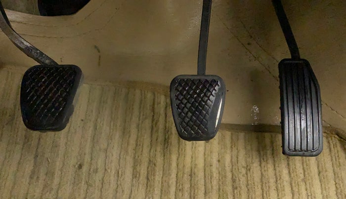 2012 Honda Brio V MT, Petrol, Manual, 79,896 km, Pedals