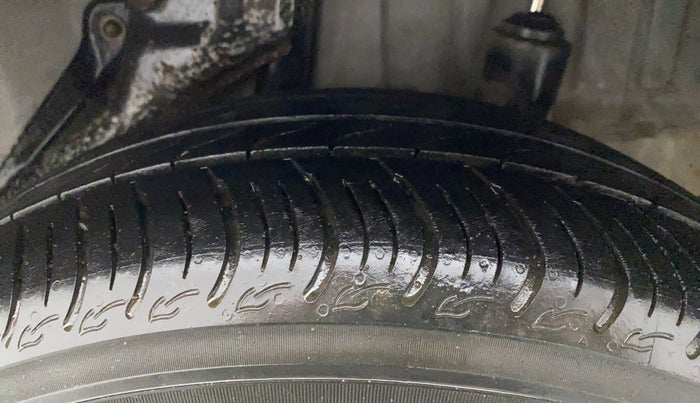 2012 Honda Brio V MT, Petrol, Manual, 79,896 km, Left Rear Tyre Tread