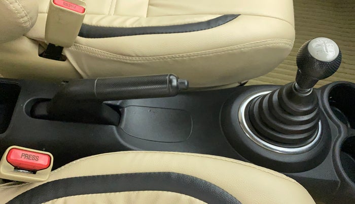 2012 Honda Brio V MT, Petrol, Manual, 79,896 km, Gear Lever