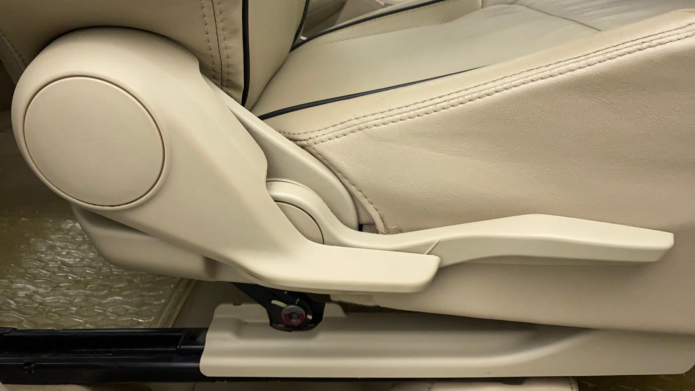 2018 Maruti Dzire VXI, Petrol, Manual, 28,696 km, Driver Side Adjustment Panel