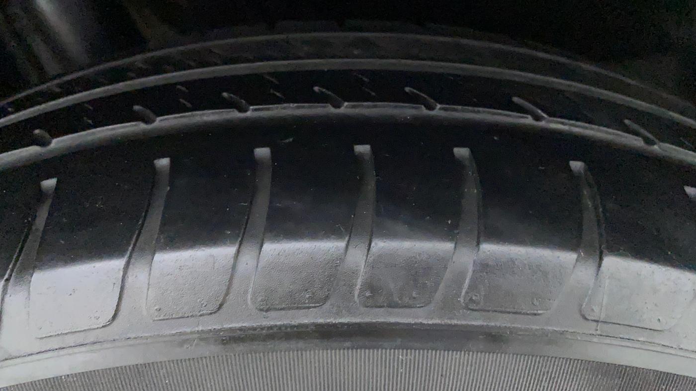 2018 Maruti Dzire VXI, Petrol, Manual, 28,696 km, Left Rear Tyre Tread