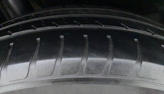 2018 Maruti Dzire VXI, Petrol, Manual, 28,696 km, Left Rear Tyre Tread