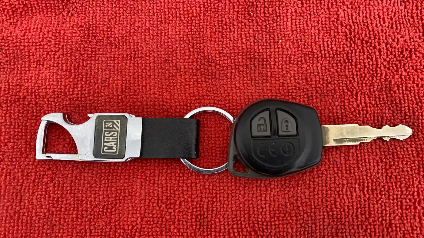2018 Maruti Dzire VXI, Petrol, Manual, 28,696 km, Key Close Up