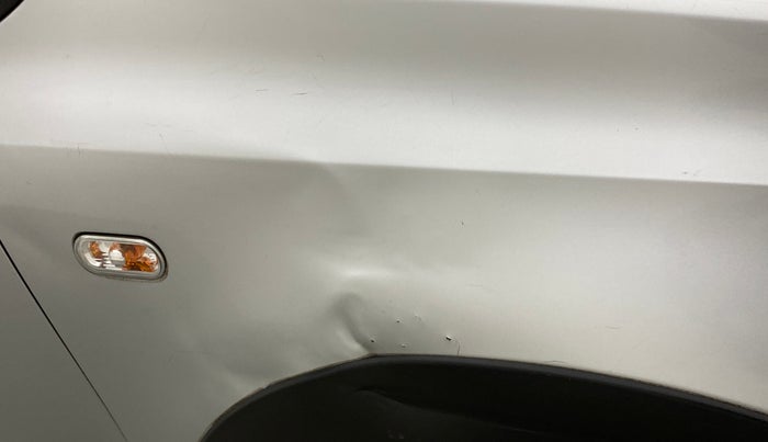 2014 Volkswagen Cross Polo HIGHLINE TDI, Diesel, Manual, 76,838 km, Right fender - Slightly dented