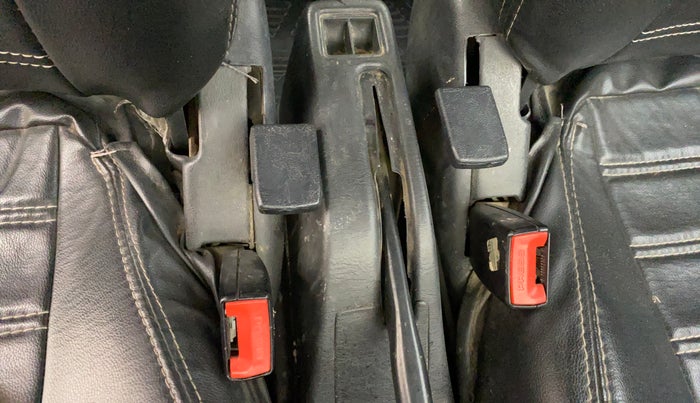 2019 Maruti Eeco 7 STR, CNG, Manual, 84,467 km, Driver Side Adjustment Panel