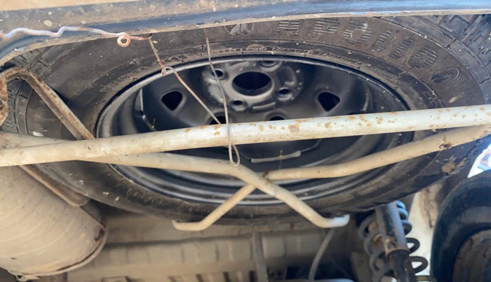 2019 Maruti Eeco 7 STR, CNG, Manual, 84,467 km, Spare Tyre