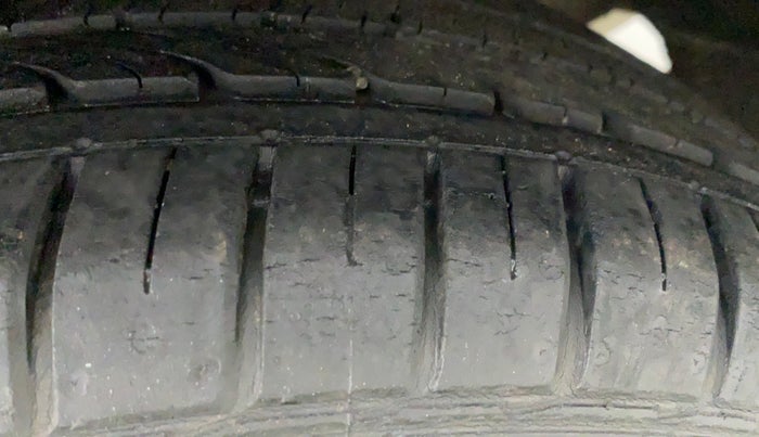 2016 Maruti Baleno ZETA CVT PETROL 1.2, Petrol, Automatic, 32,334 km, Left Rear Tyre Tread