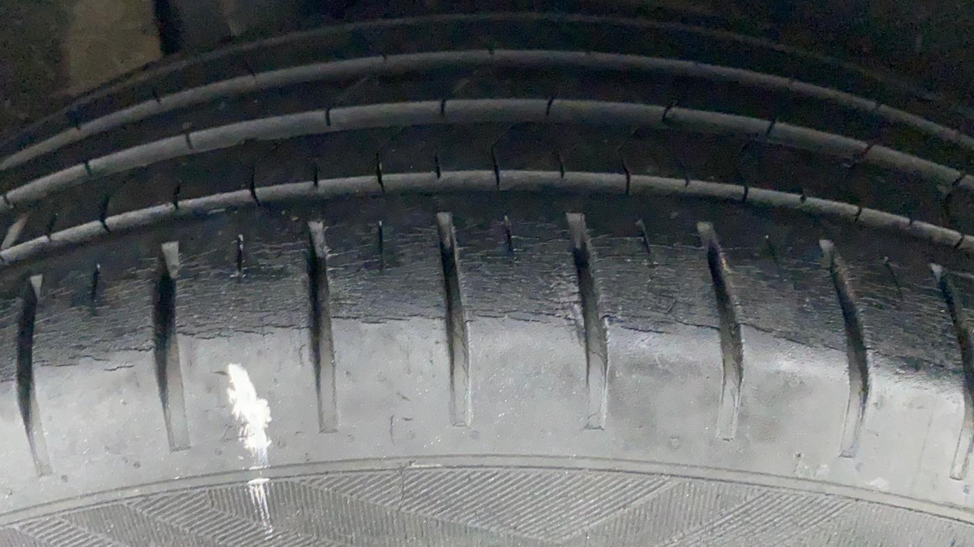 2016 Maruti Baleno ZETA CVT PETROL 1.2, Petrol, Automatic, 32,334 km, Right Rear Tyre Tread
