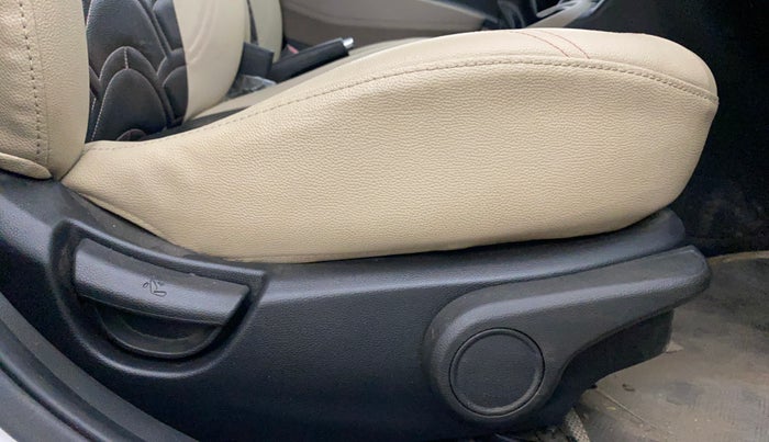 2017 Hyundai Xcent SX 1.2, Petrol, Manual, 64,734 km, Driver Side Adjustment Panel