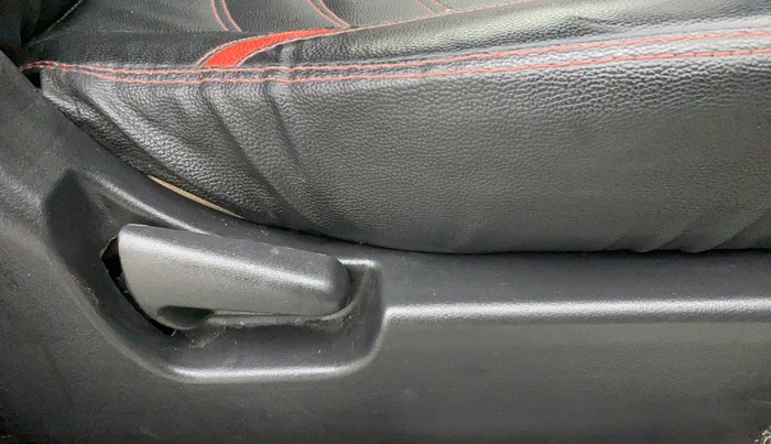 2017 Maruti Wagon R 1.0 VXI, Petrol, Manual, 43,944 km, Driver Side Adjustment Panel