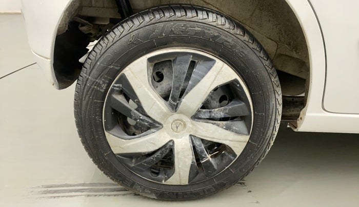 2017 Maruti Wagon R 1.0 VXI, Petrol, Manual, 43,944 km, Right Rear Wheel