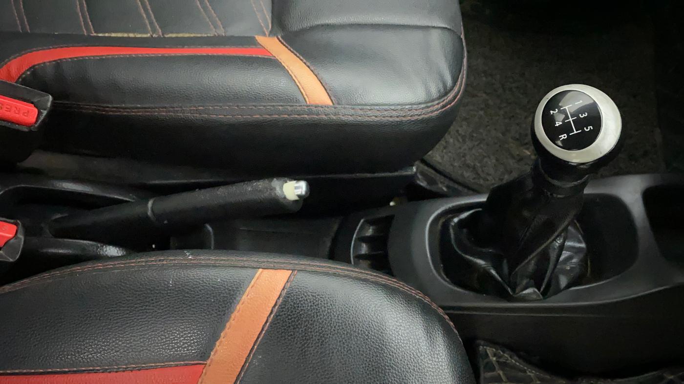 2017 Maruti Wagon R 1.0 VXI, Petrol, Manual, 43,944 km, Gear Lever