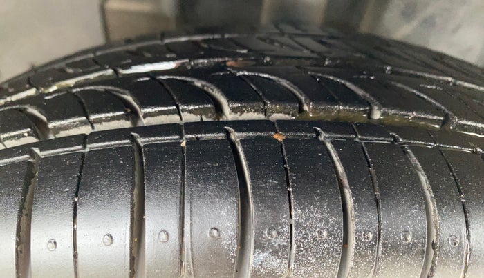 2016 Datsun Redi Go T (O), Petrol, Manual, 29,508 km, Left Front Tyre Tread