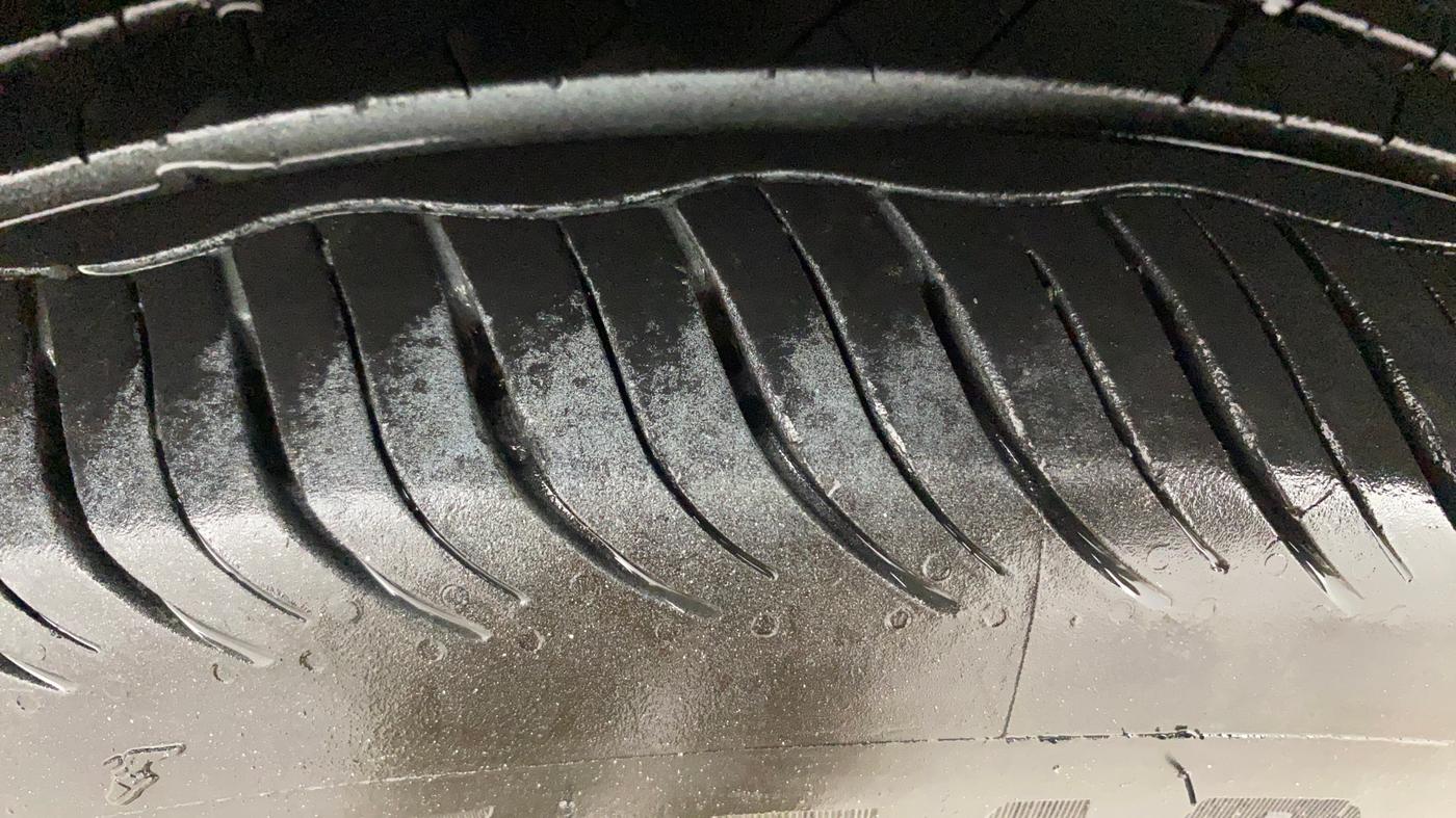 2017 Maruti Swift Dzire ZDI AMT, Diesel, Automatic, 1,14,077 km, Right Rear Tyre Tread