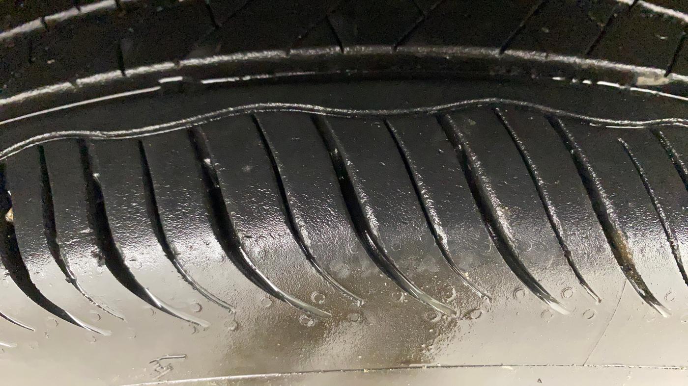 2017 Maruti Swift Dzire ZDI AMT, Diesel, Automatic, 1,14,077 km, Right Front Tyre Tread