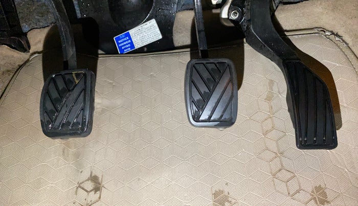 2020 Maruti Ciaz ALPHA 1.5 SHVS PETROL, Petrol, Manual, 60,555 km, Pedals