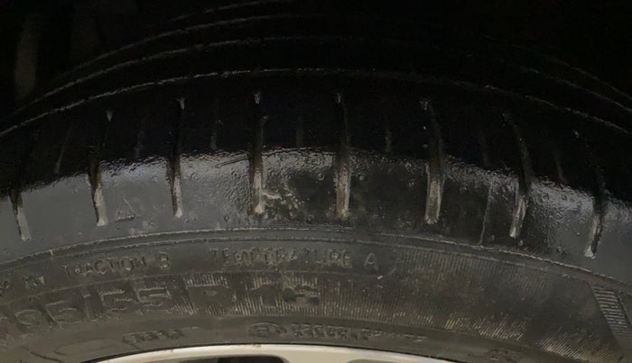 2020 Maruti Ciaz ALPHA 1.5 SHVS PETROL, Petrol, Manual, 60,555 km, Left Front Tyre Tread