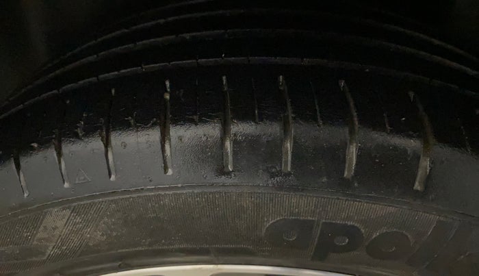 2020 Maruti Ciaz ALPHA 1.5 SHVS PETROL, Petrol, Manual, 60,555 km, Left Rear Tyre Tread