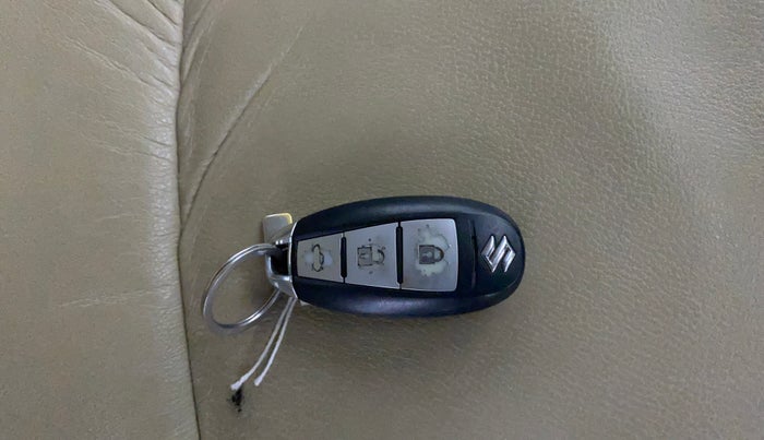 2020 Maruti Ciaz ALPHA 1.5 SHVS PETROL, Petrol, Manual, 60,555 km, Key Close Up