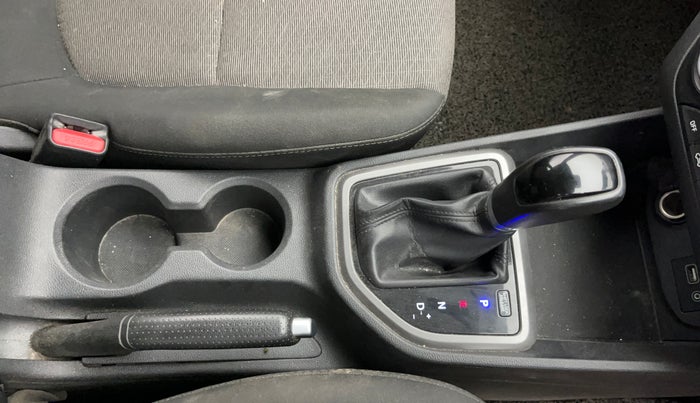 2017 Hyundai Creta SX PLUS AT 1.6 PETROL, Petrol, Automatic, 79,046 km, Gear Lever