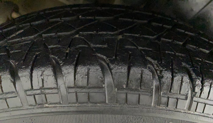 2012 Maruti Swift LXI, Petrol, Manual, 29,397 km, Right Rear Tyre Tread