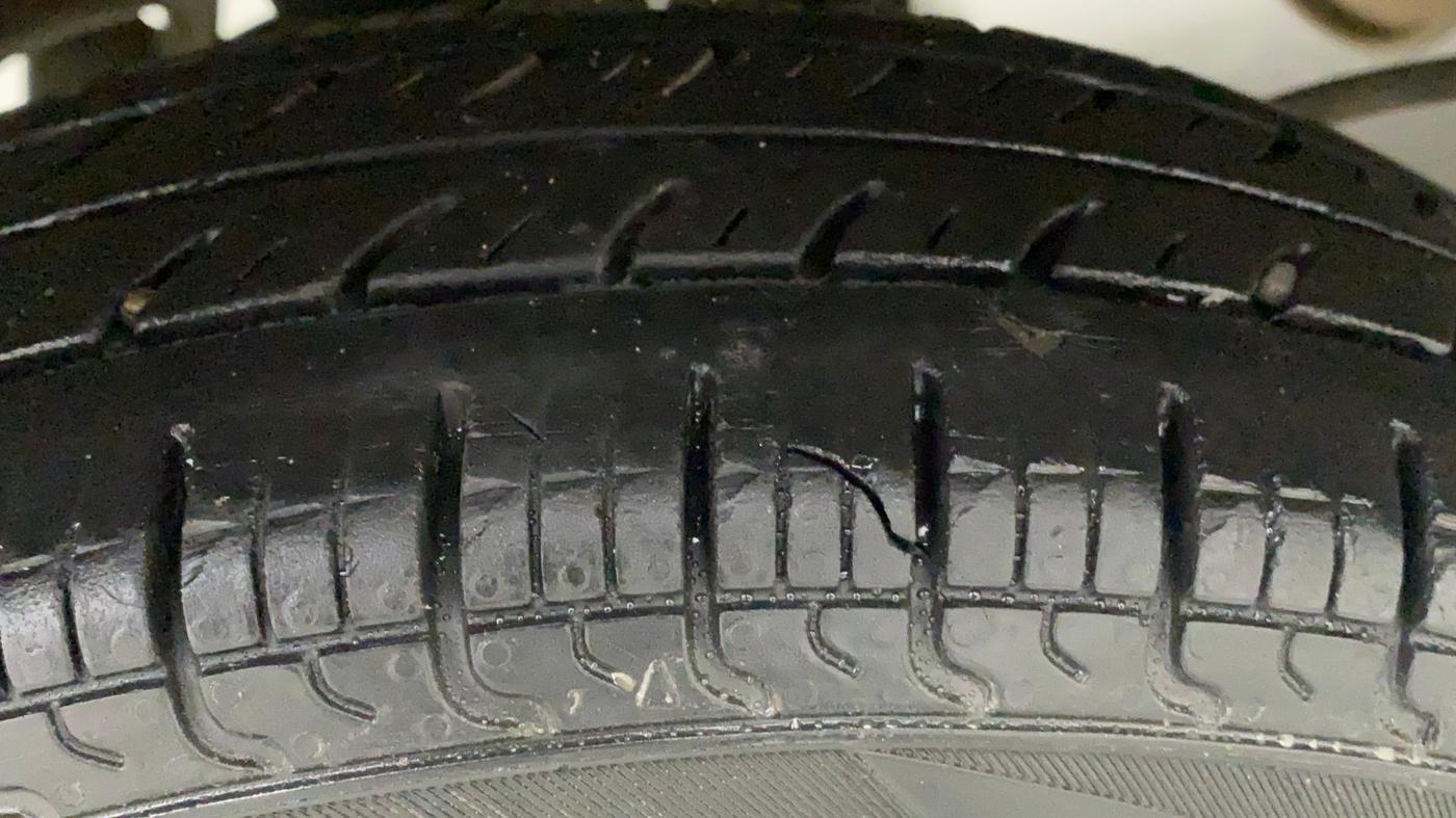 2016 Maruti Alto 800 LXI, Petrol, Manual, 57,114 km, Right Rear Tyre Tread