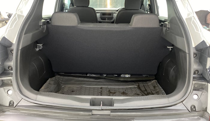 2024 Renault Kiger RXE MT, Petrol, Manual, 677 km, Boot Inside