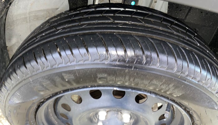 2024 Renault Kiger RXE MT, Petrol, Manual, 677 km, Right Front Tyre Tread