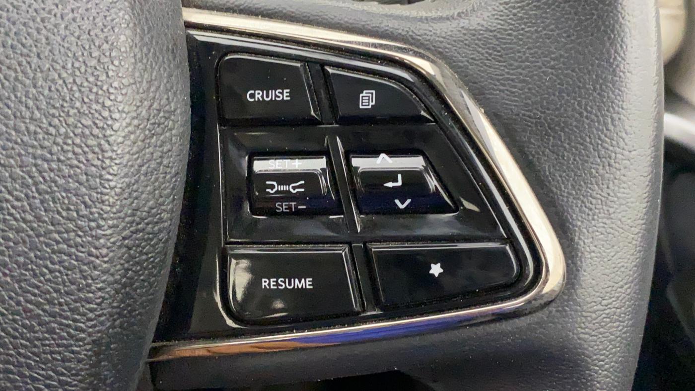2025 Mahindra XUV700 AX 7 LUXURY D AT 7 STR, Diesel, Automatic, 15,433 km, Adaptive Cruise Control