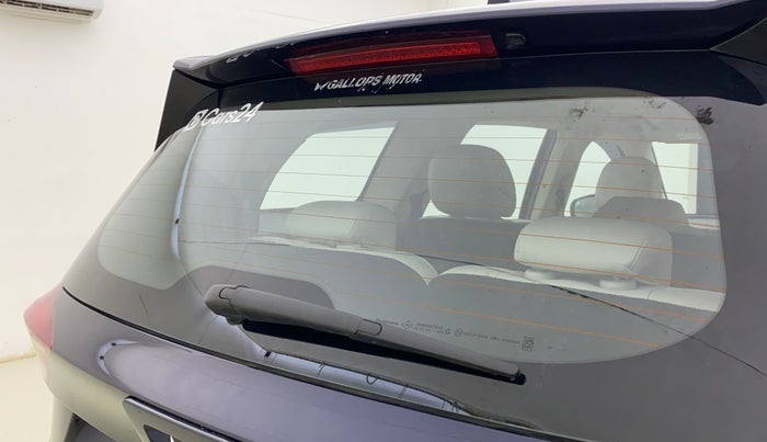 2025 Mahindra XUV700 AX 7 LUXURY D AT 7 STR, Diesel, Automatic, 15,433 km, Rear Wiper