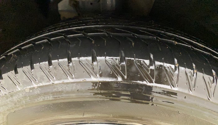 2025 Mahindra XUV700 AX 7 LUXURY D AT 7 STR, Diesel, Automatic, 15,433 km, Right Front Tyre Tread