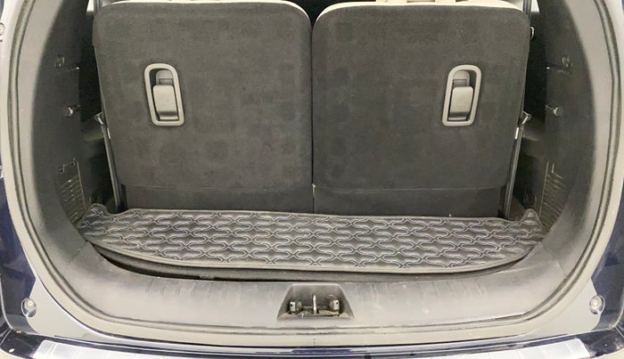 2025 Mahindra XUV700 AX 7 LUXURY D AT 7 STR, Diesel, Automatic, 15,433 km, Boot Inside