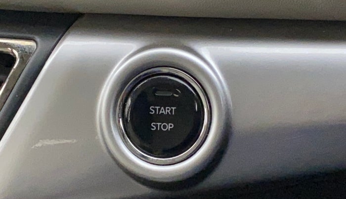 2025 Mahindra XUV700 AX 7 LUXURY D AT 7 STR, Diesel, Automatic, 15,433 km, Keyless Start/ Stop Button