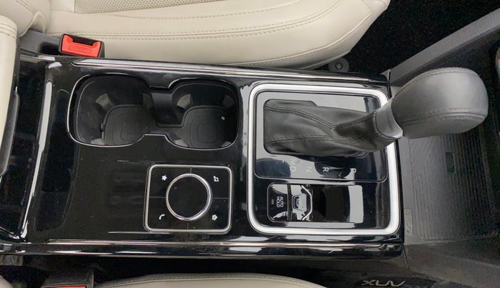 2025 Mahindra XUV700 AX 7 LUXURY D AT 7 STR, Diesel, Automatic, 15,433 km, Gear Lever