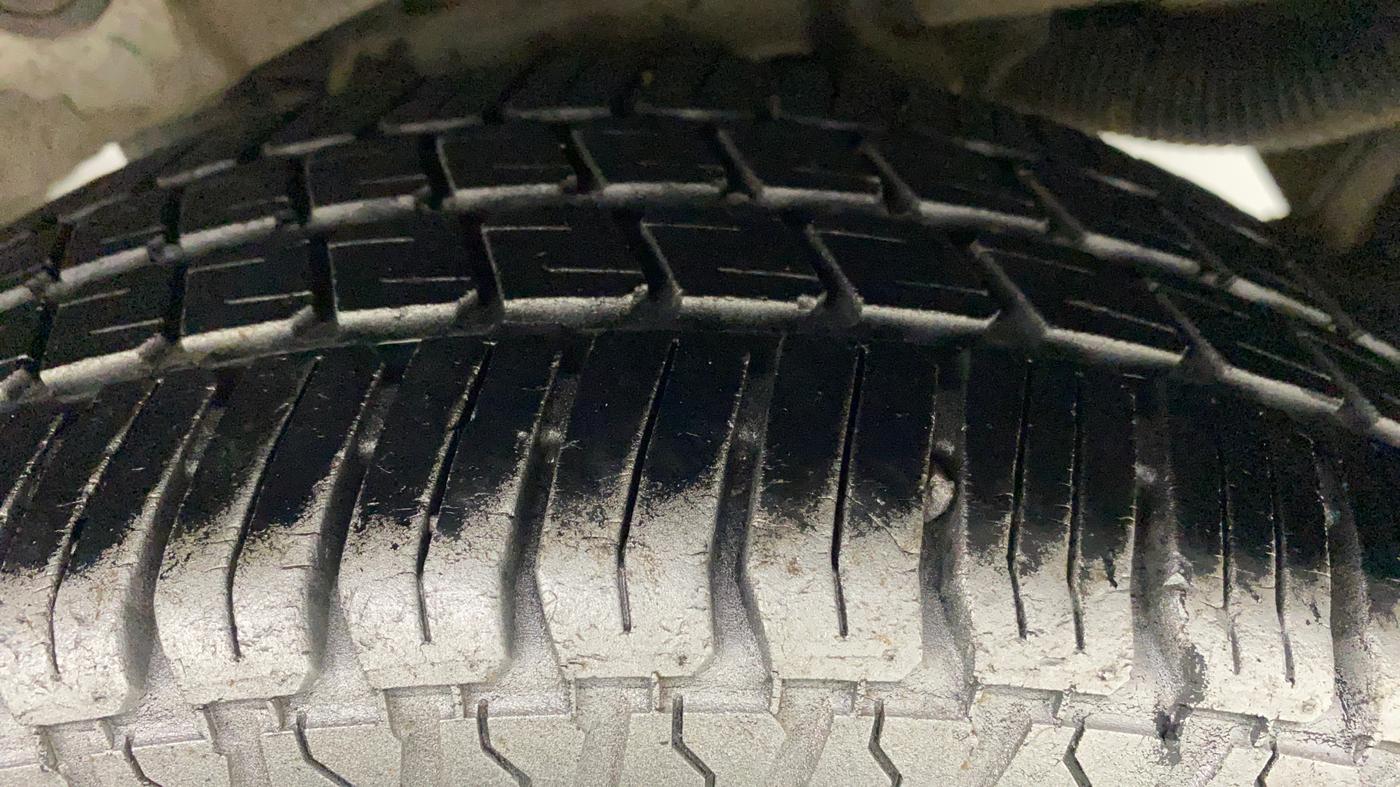 2011 Hyundai Santro Xing GL, Petrol, Manual, 40,610 km, Left Rear Tyre Tread