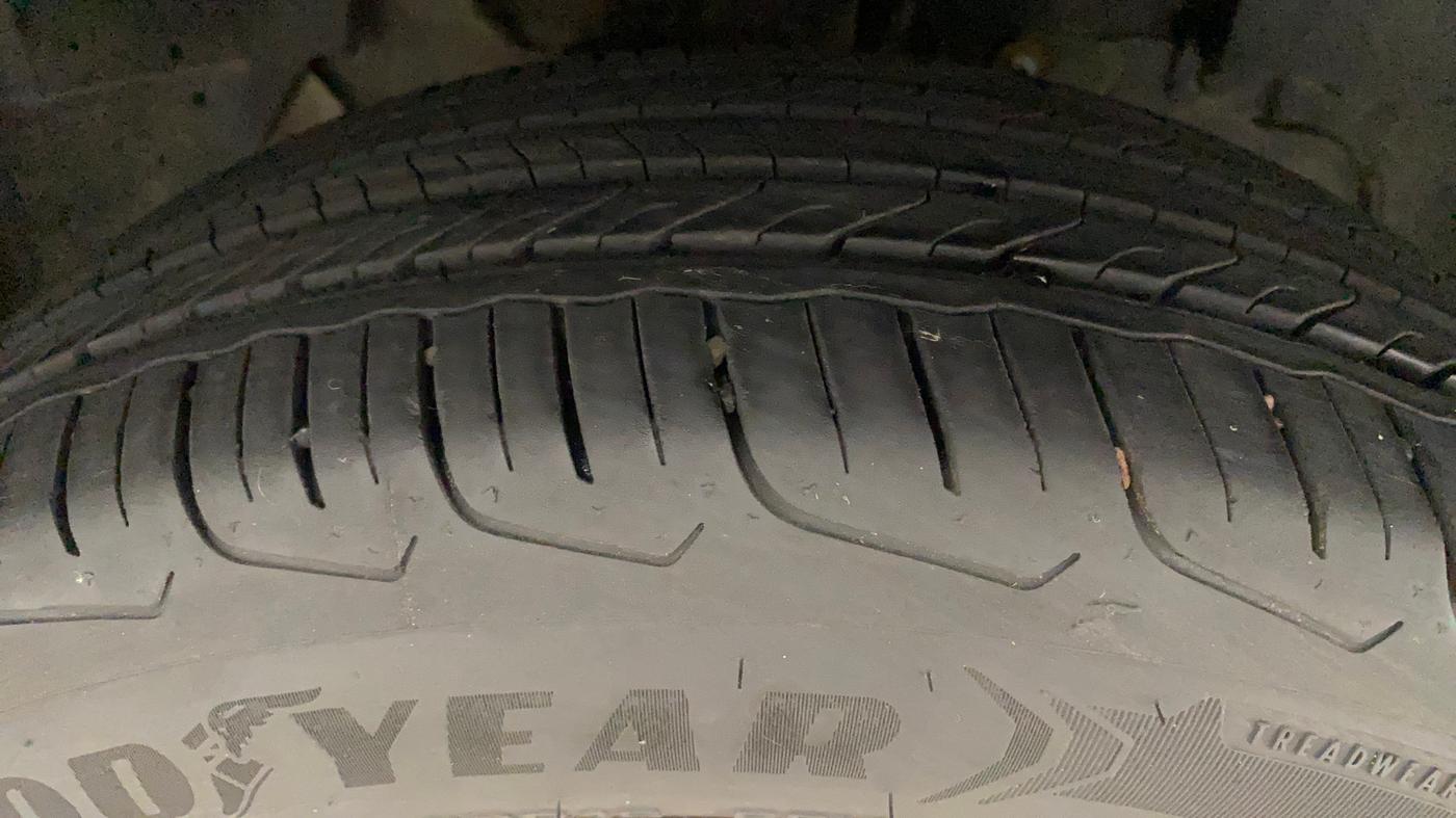 2019 Tata NEXON XM PETROL, Petrol, Manual, 52,358 km, Right Front Tyre Tread
