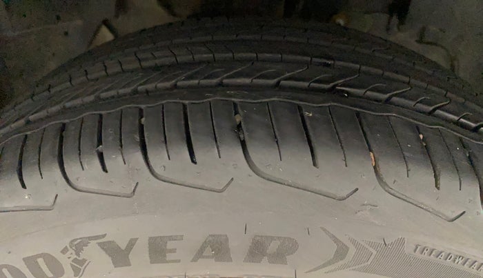 2019 Tata NEXON XM PETROL, Petrol, Manual, 52,358 km, Right Front Tyre Tread