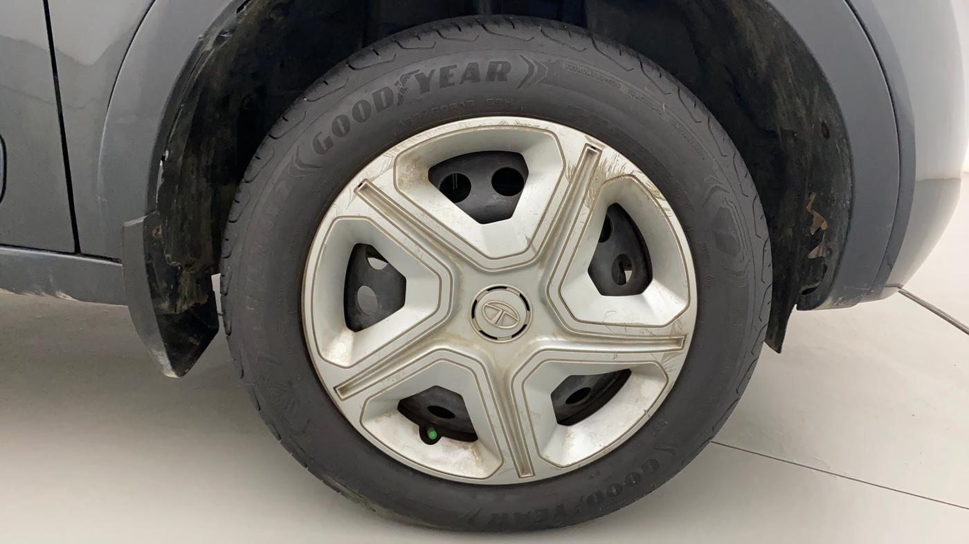 2019 Tata NEXON XM PETROL, Petrol, Manual, 52,358 km, Right Front Wheel