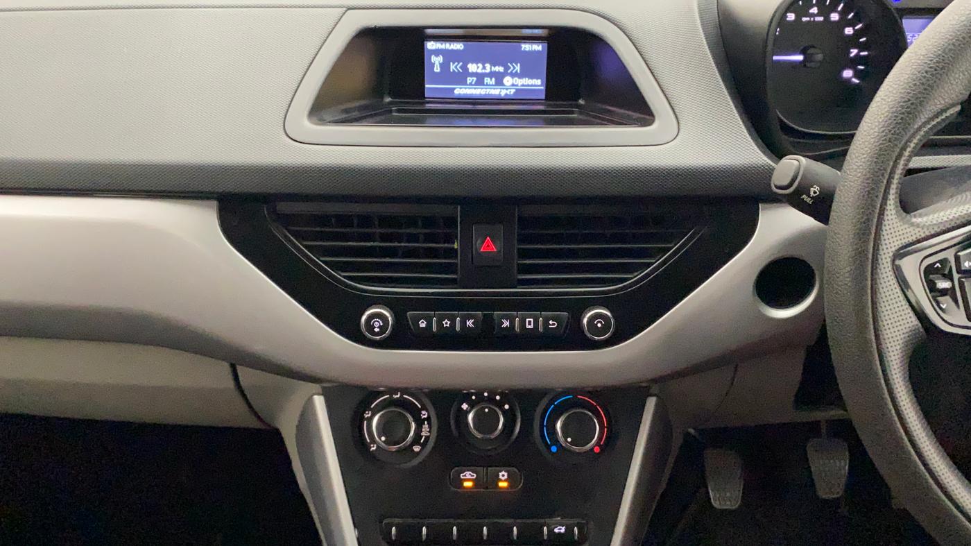 2019 Tata NEXON XM PETROL, Petrol, Manual, 52,358 km, Air Conditioner