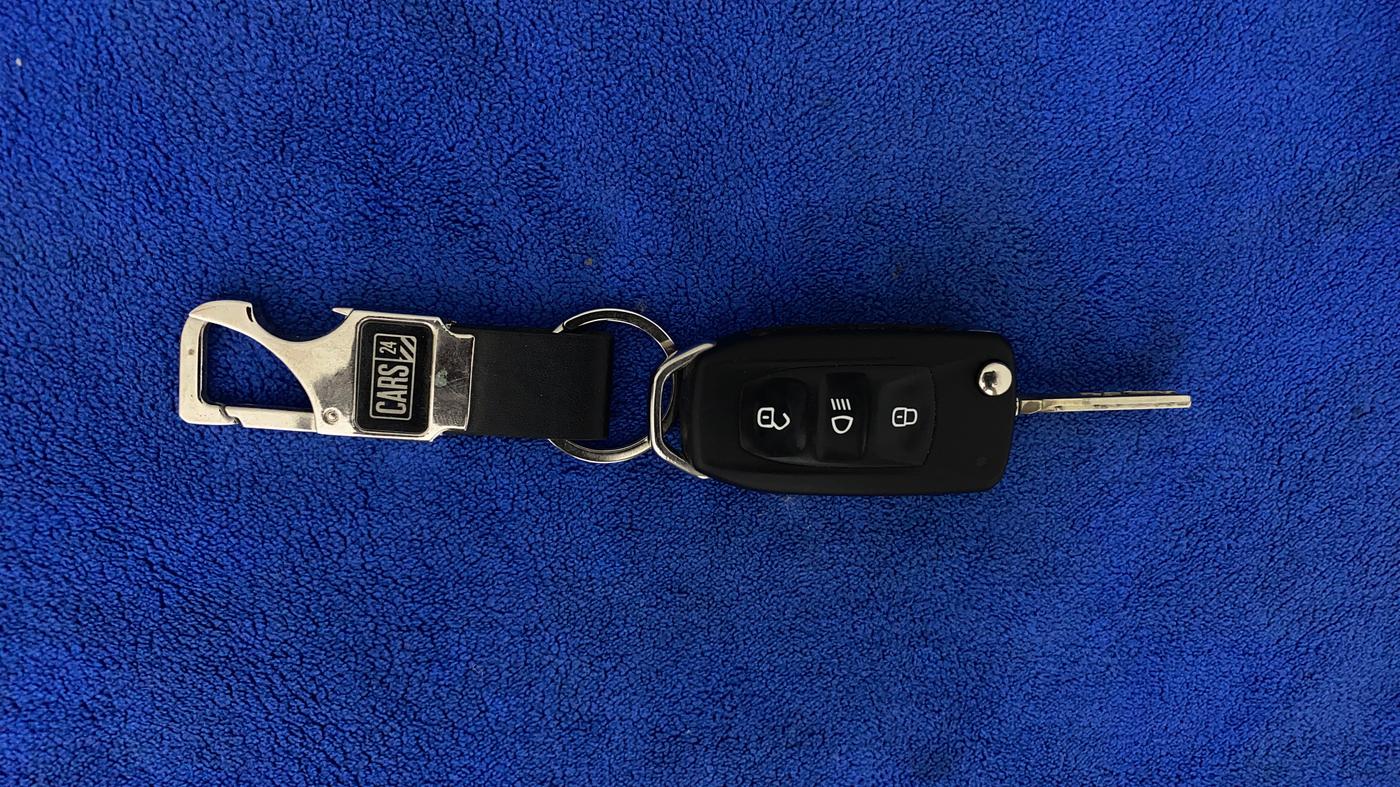 2019 Tata NEXON XM PETROL, Petrol, Manual, 52,358 km, Key Close Up