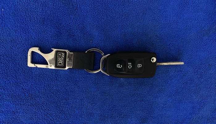 2019 Tata NEXON XM PETROL, Petrol, Manual, 52,358 km, Key Close Up