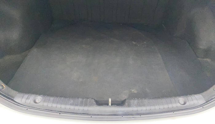 2013 Hyundai Verna FLUIDIC 1.6 VTVT EX, Petrol, Manual, 76,887 km, Boot Inside