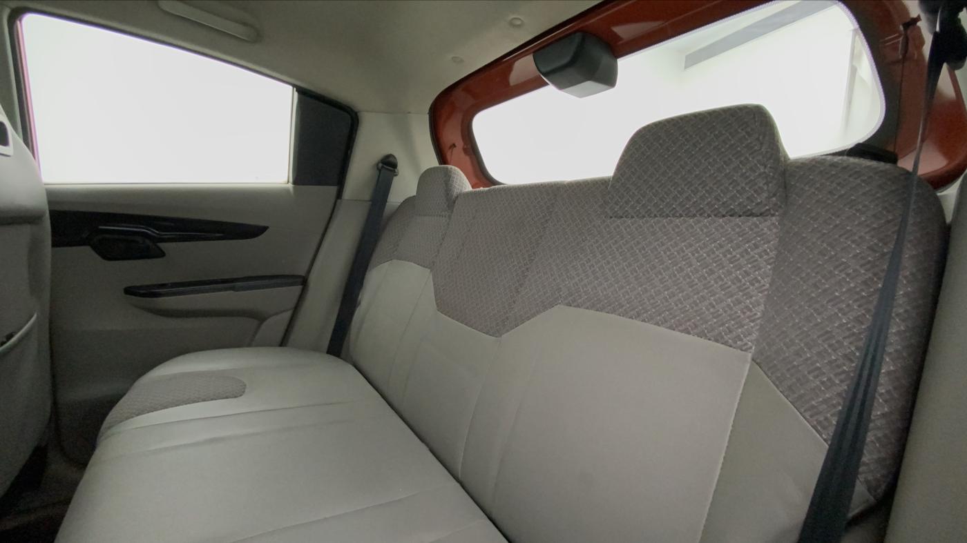2017 Mahindra Kuv100 K4 6 STR, Petrol, Manual, 48,126 km, Right Side Rear Door Cabin