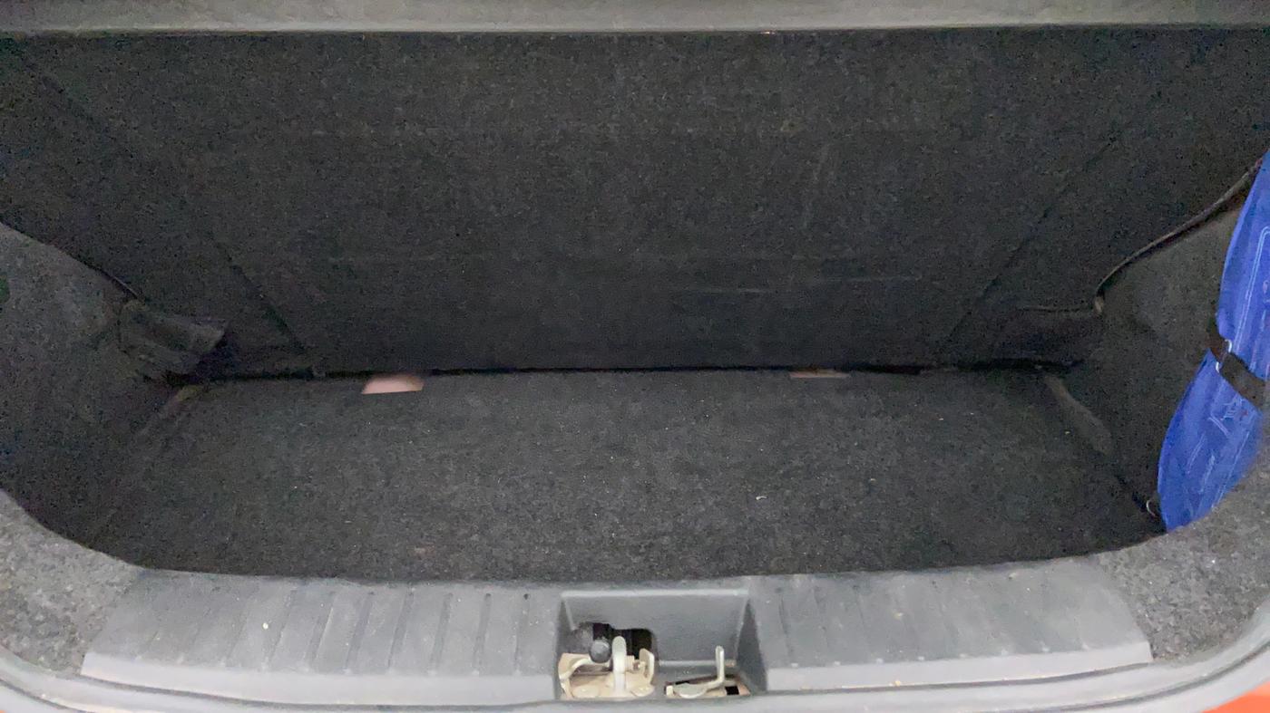 2017 Mahindra Kuv100 K4 6 STR, Petrol, Manual, 48,126 km, Boot Inside