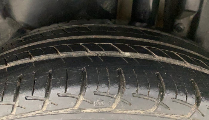 2015 Maruti Swift Dzire ZXI, Petrol, Manual, 28,746 km, Left Rear Tyre Tread