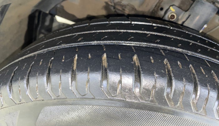 2017 Maruti Dzire ZXI, Petrol, Manual, 37,542 km, Left Front Tyre Tread